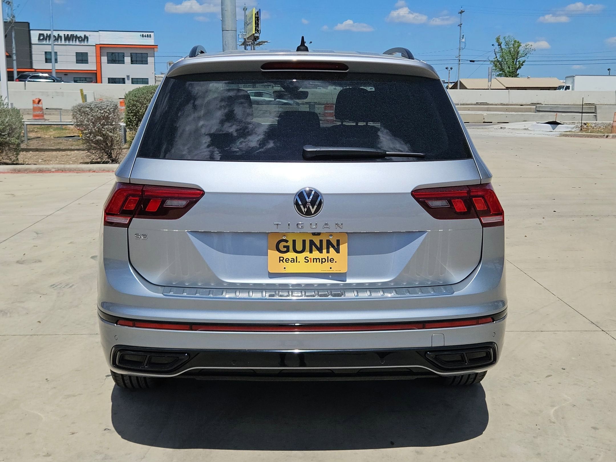 2022 Volkswagen Tiguan SE R-Line Black