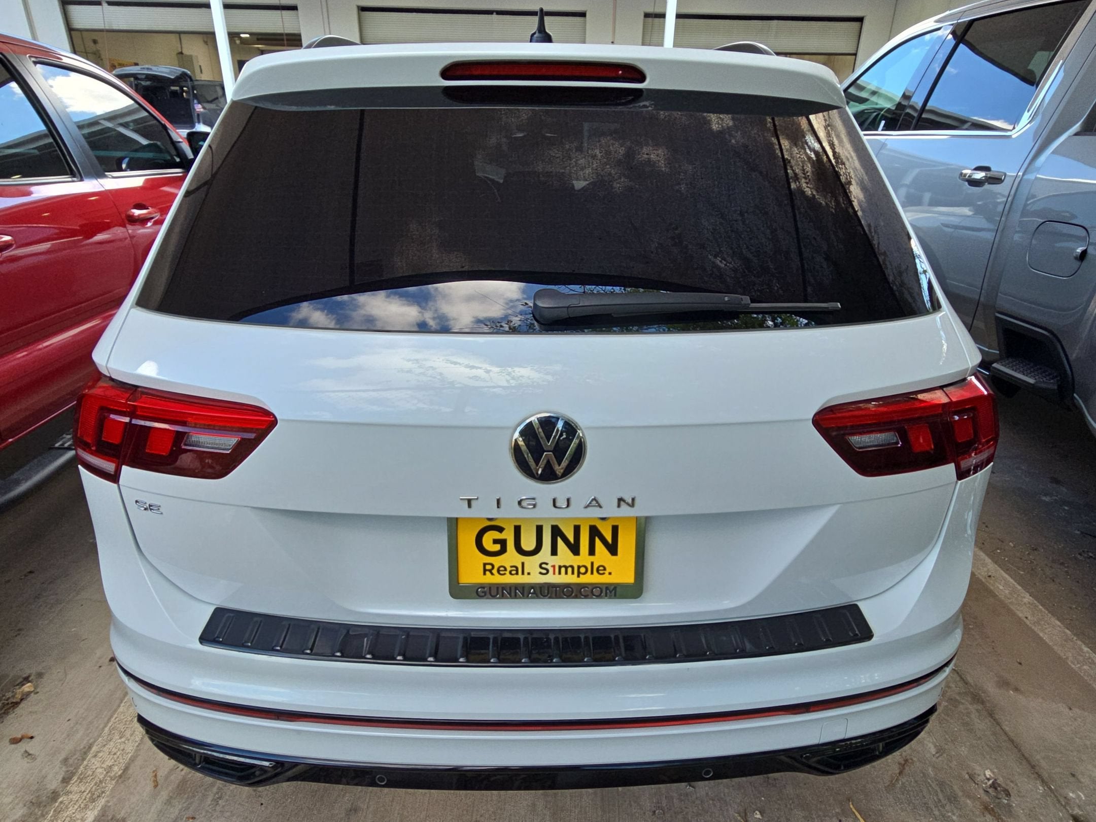 2022 Volkswagen Tiguan SE R-Line Black