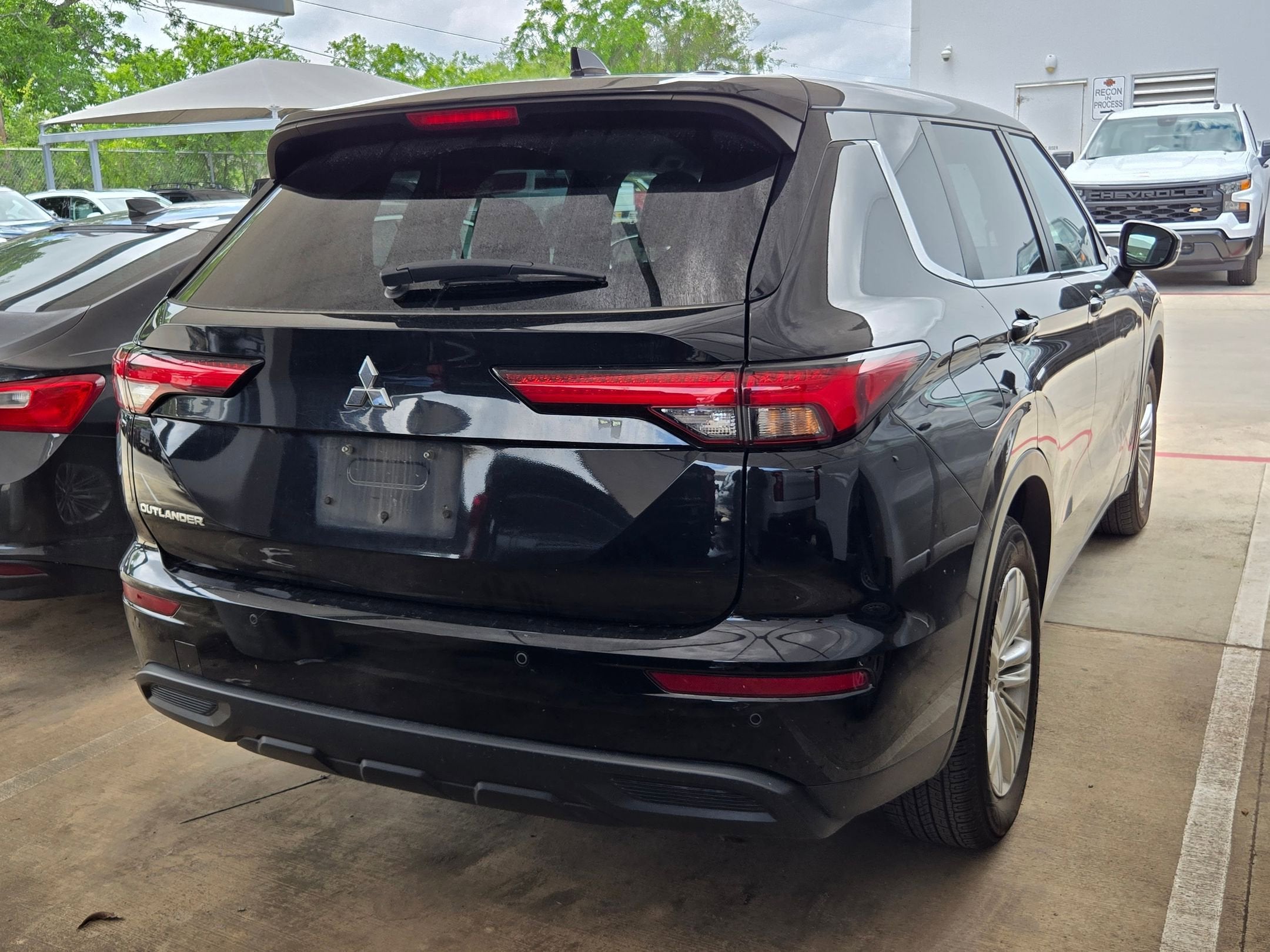 2023 Mitsubishi Outlander ES