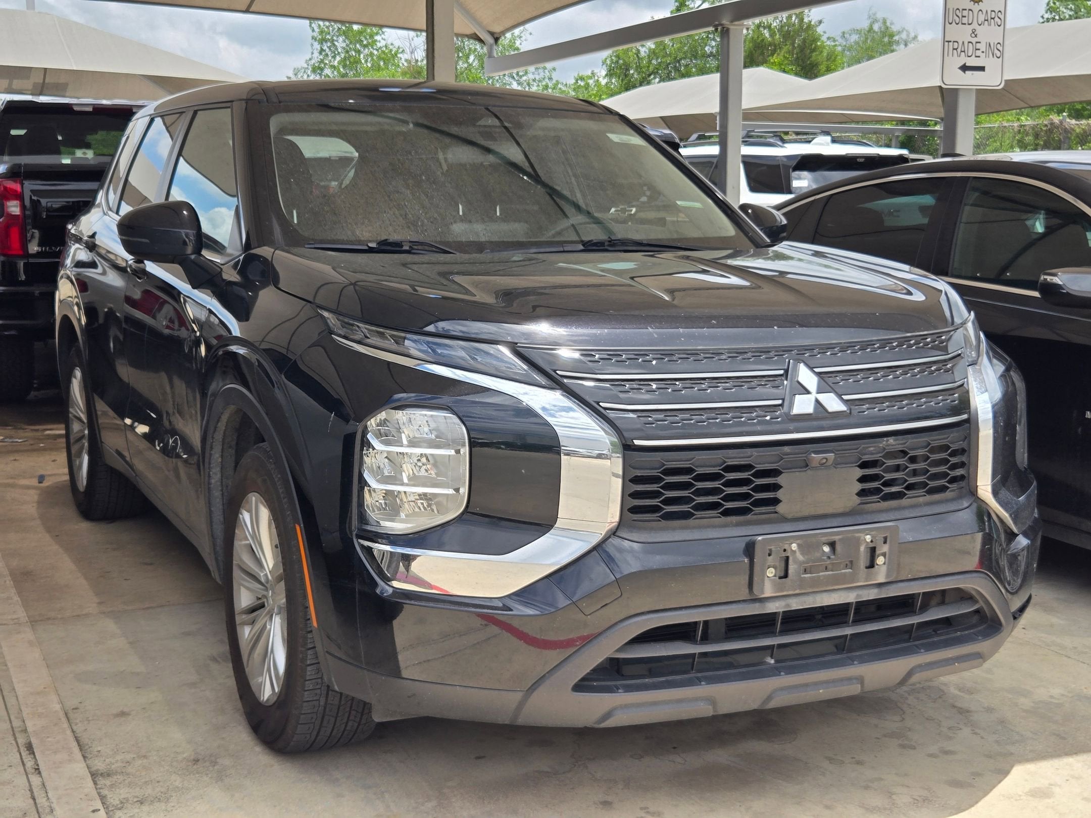 2023 Mitsubishi Outlander ES