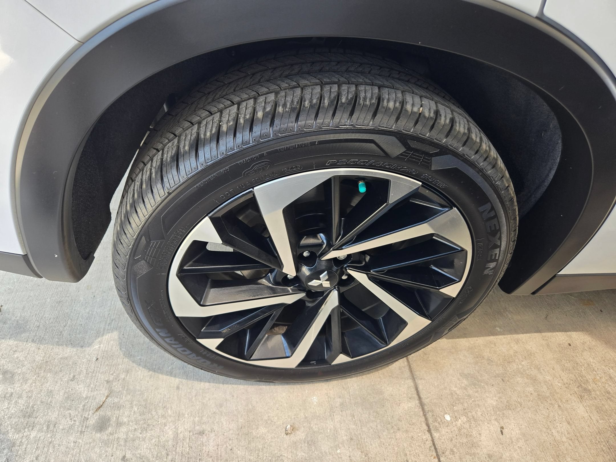 2022 Mitsubishi Outlander Base