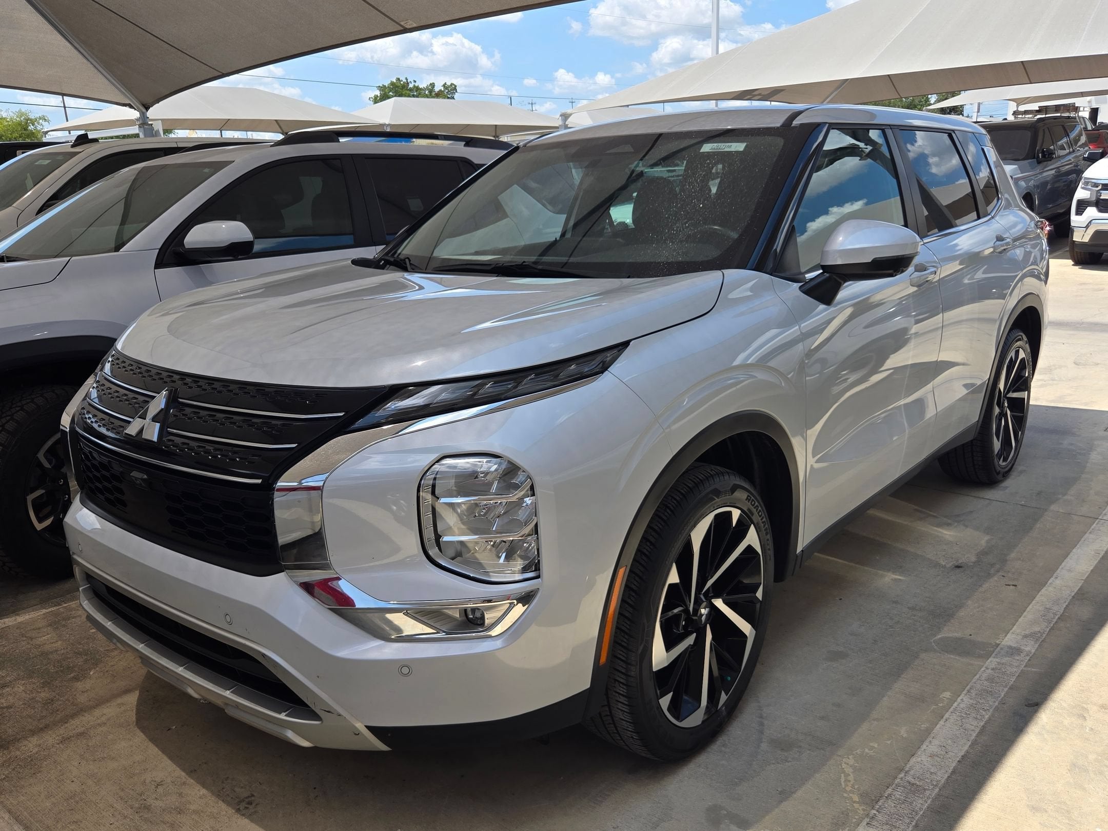 2022 Mitsubishi Outlander Base