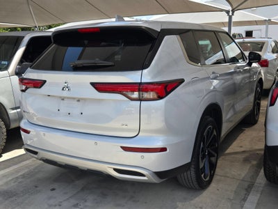 2022 Mitsubishi Outlander Base
