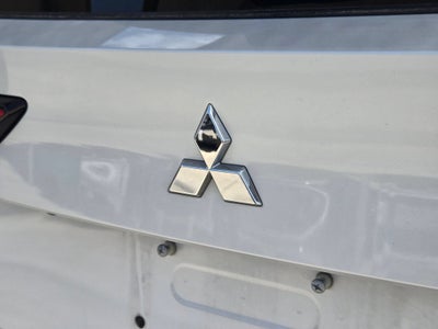 2022 Mitsubishi Outlander Base