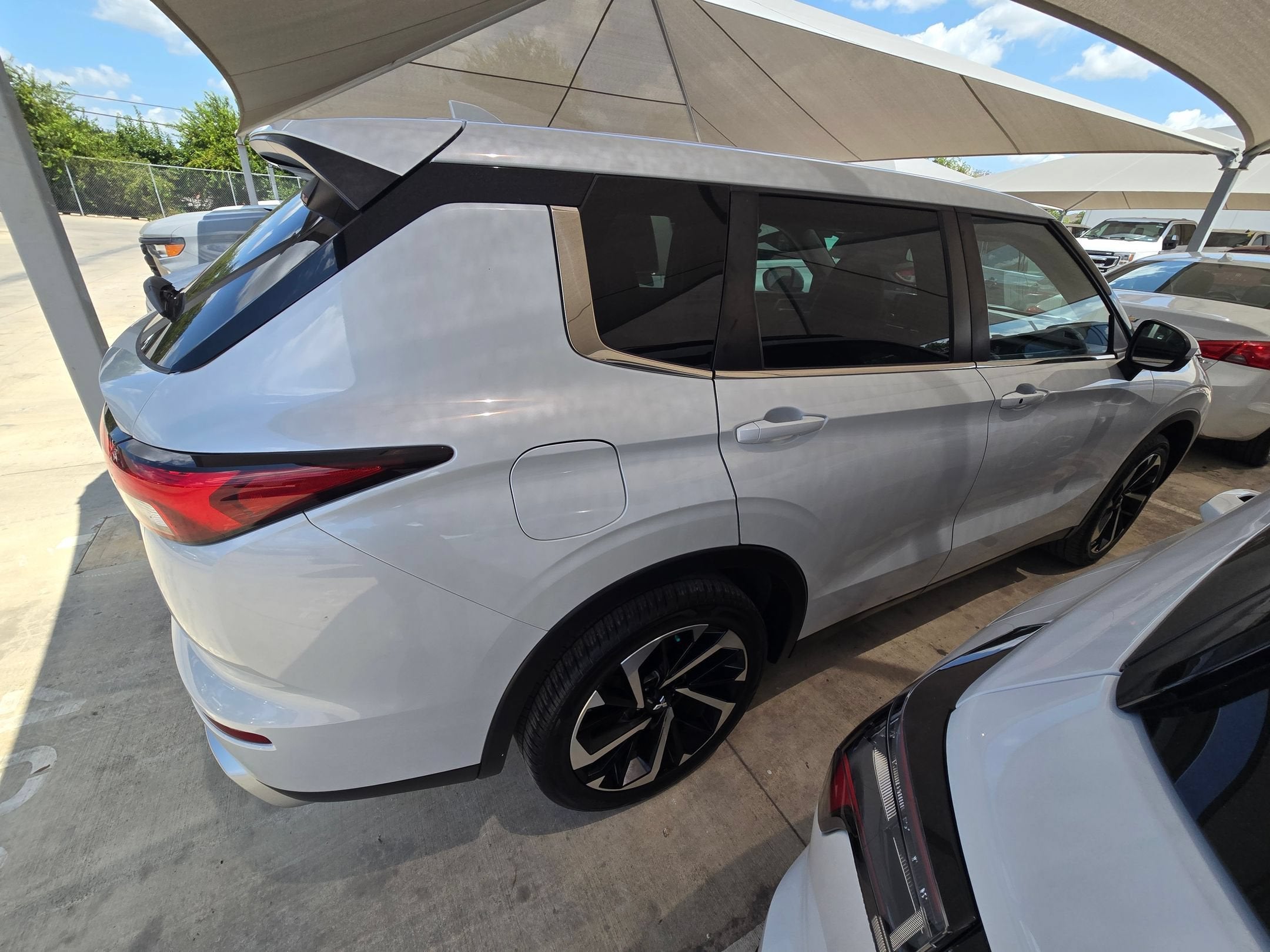 2022 Mitsubishi Outlander Base