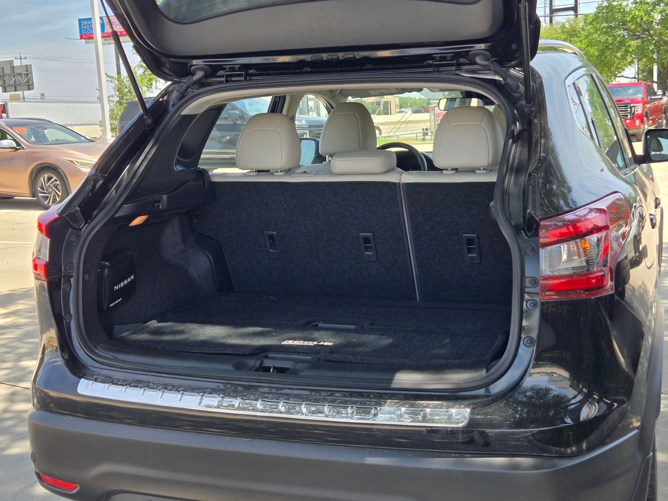 2022 Nissan Rogue Sport SL