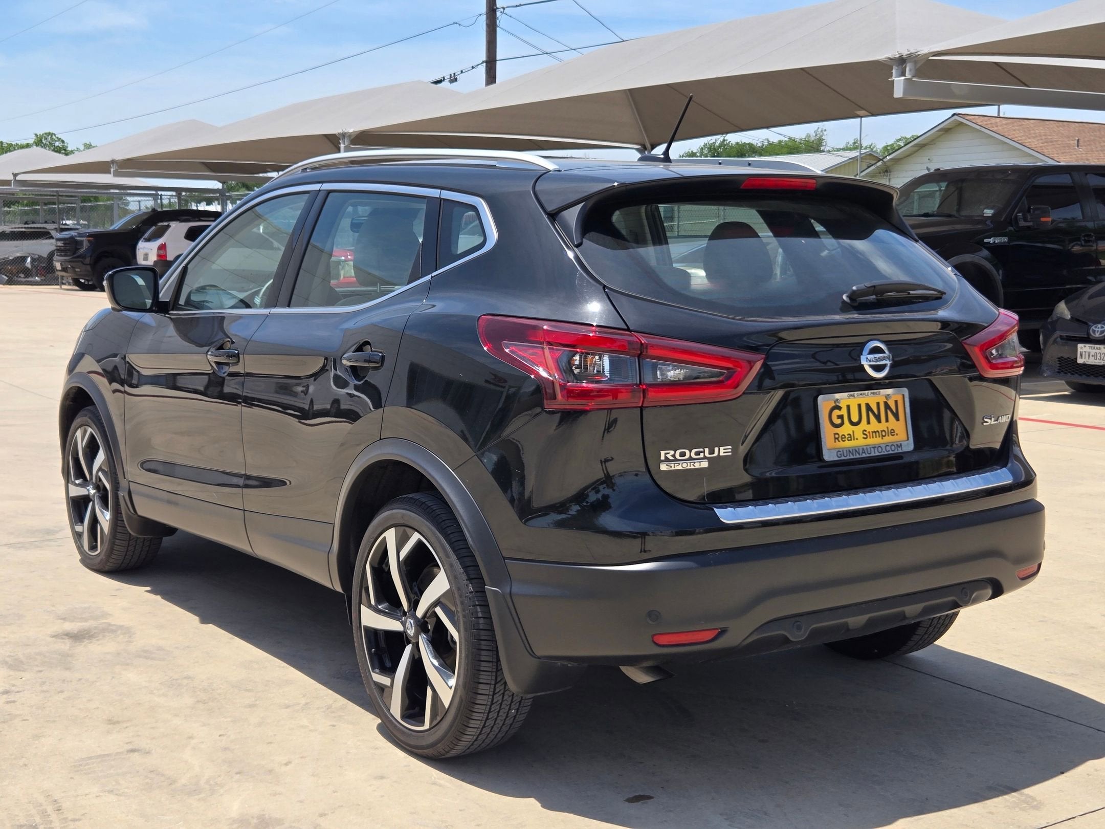 2022 Nissan Rogue Sport SL