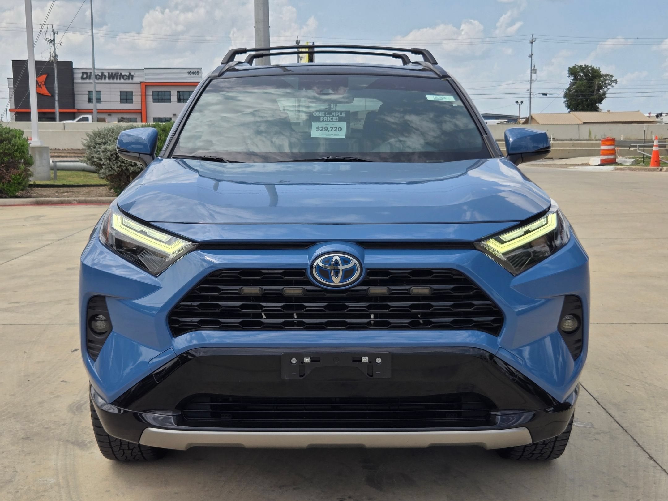2022 Toyota RAV4 Hybrid SE