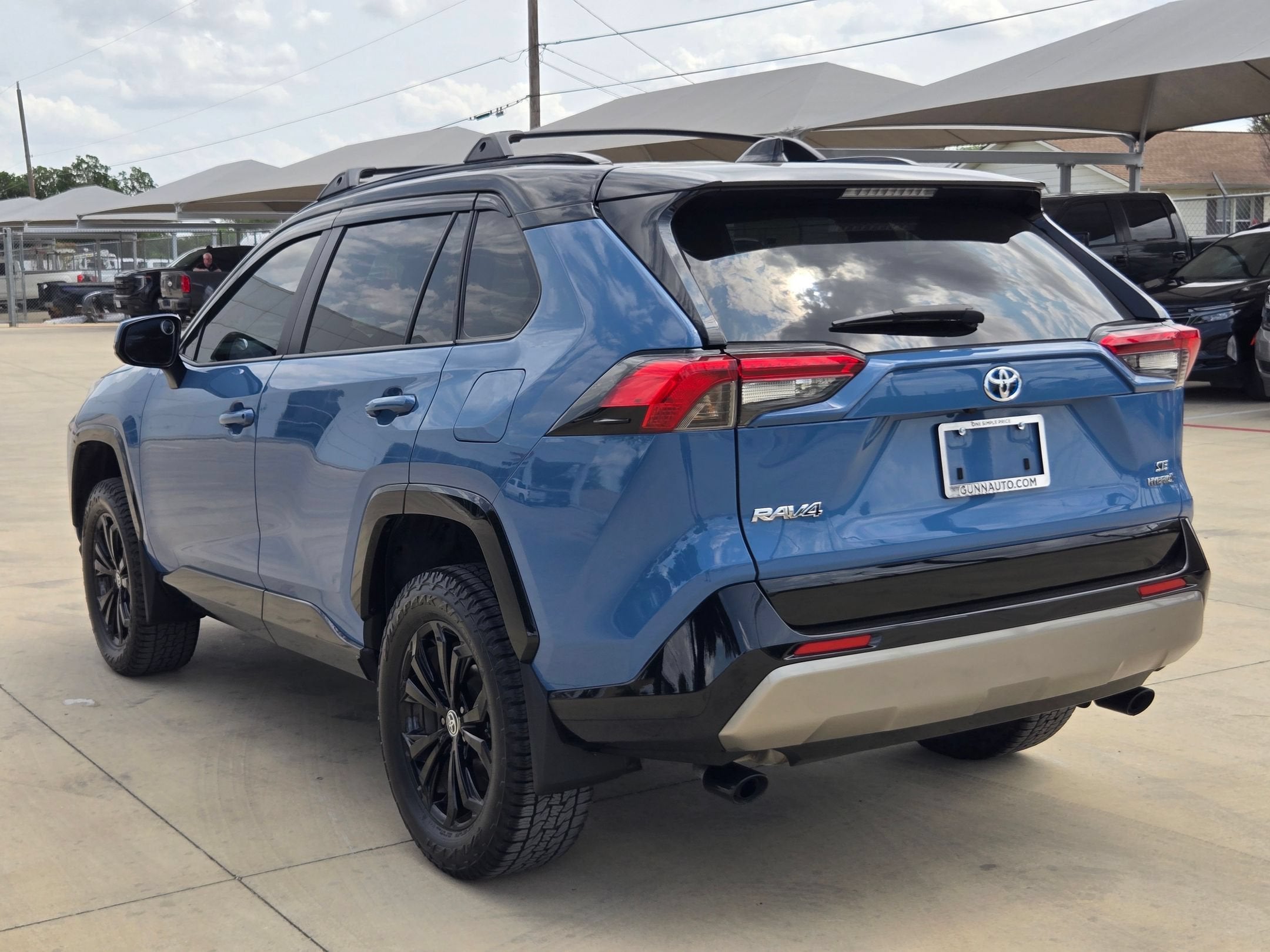 2022 Toyota RAV4 Hybrid SE