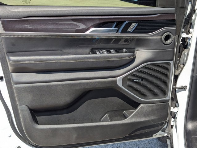 2023 Jeep Wagoneer L Base