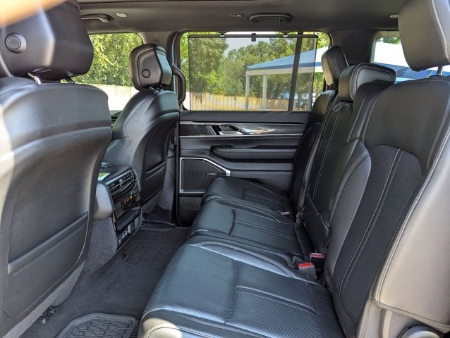 2023 Jeep Wagoneer L Base