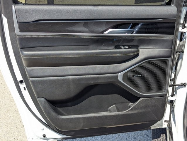 2023 Jeep Wagoneer L Base