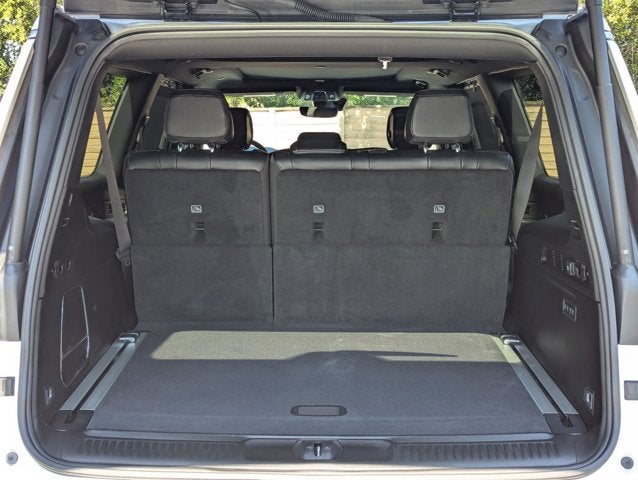 2023 Jeep Wagoneer L Base