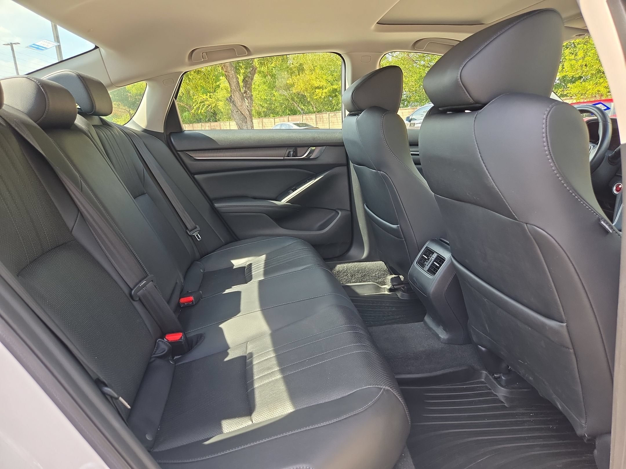 2020 Honda Accord Touring - Photo 25