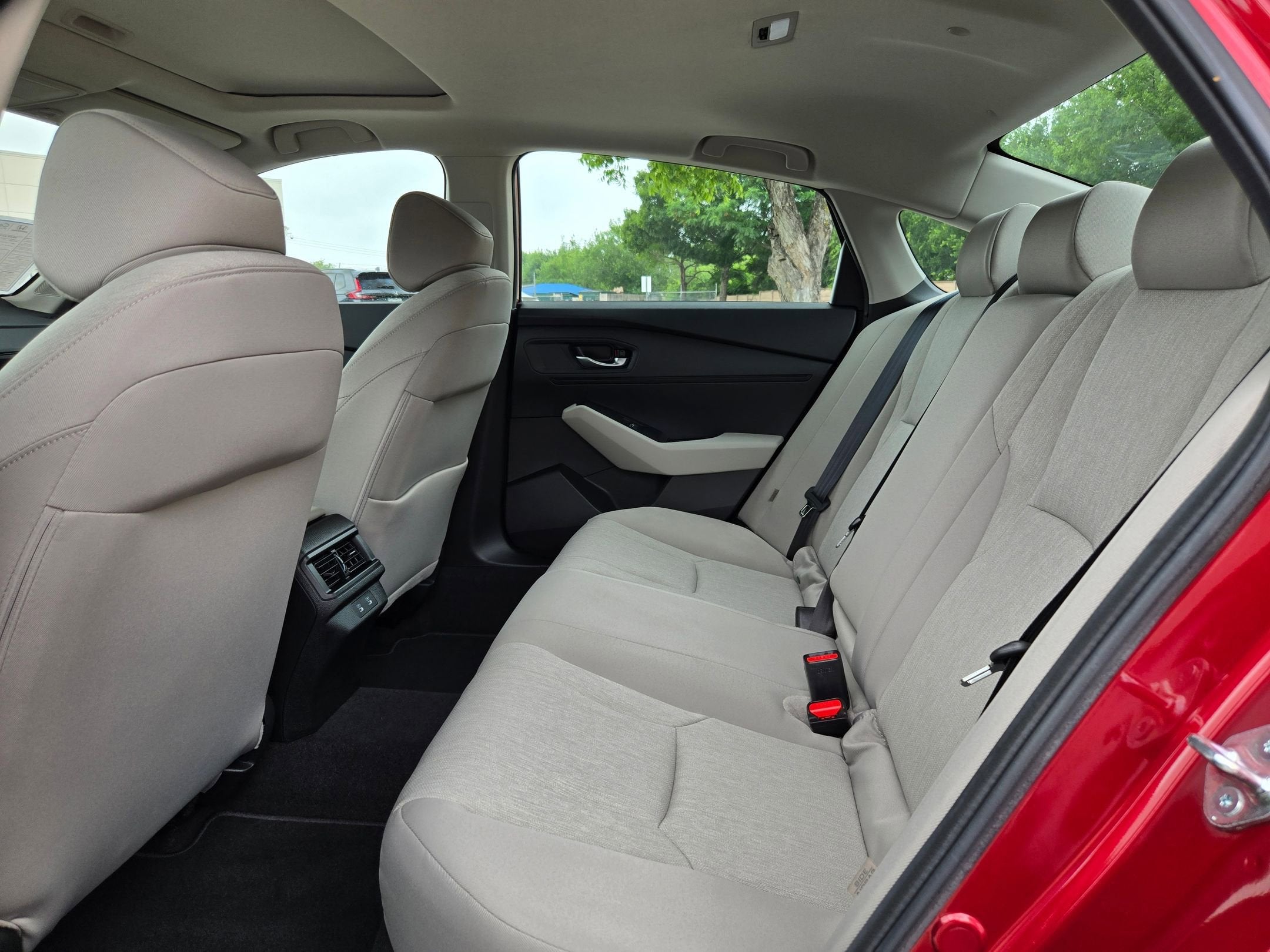 2025 Honda Accord SE - Photo 14