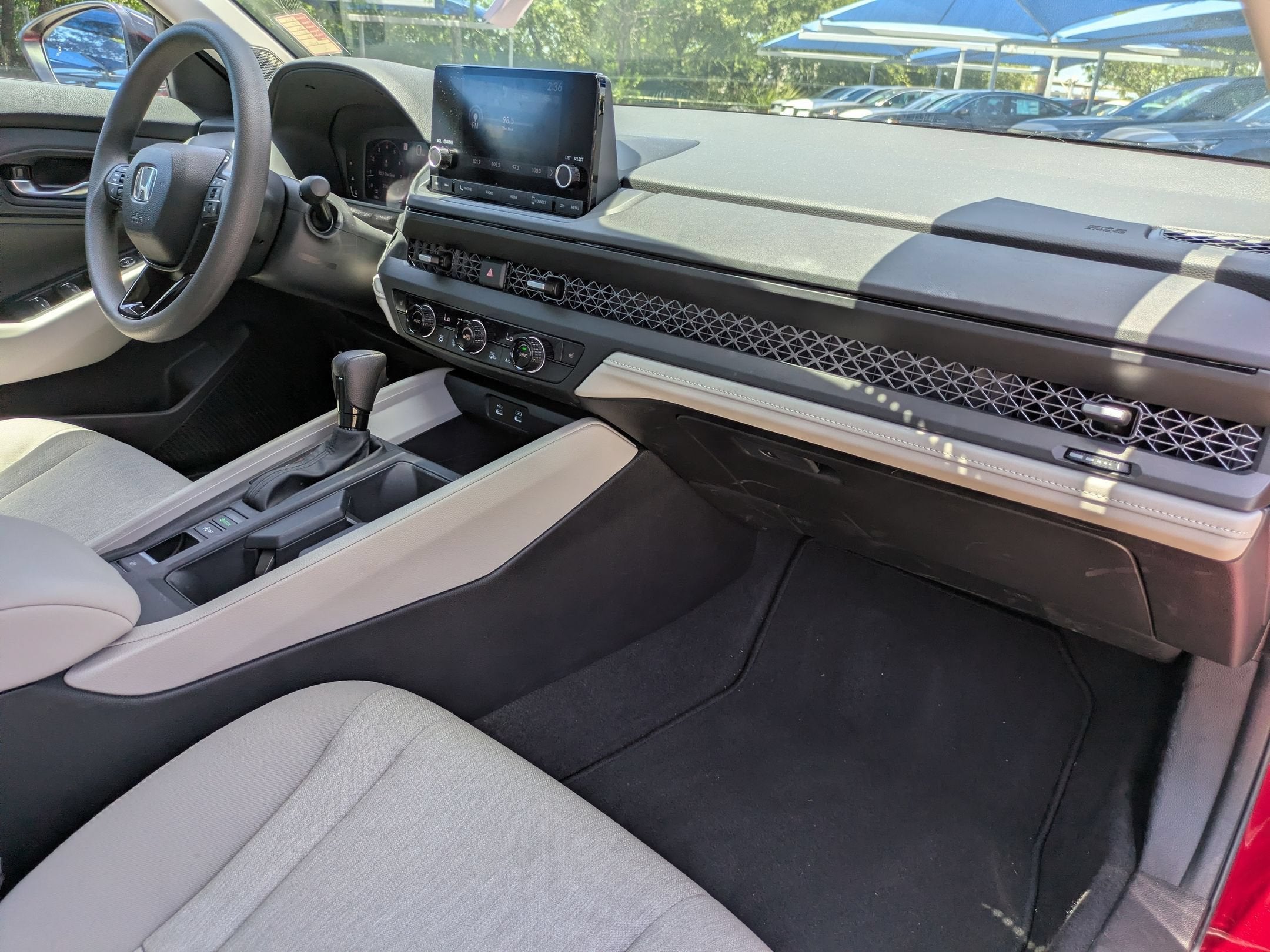 2025 Honda Accord SE - Photo 29