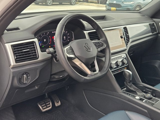 2023 Volkswagen Atlas Cross Sport 2.0T SEL R-Line Black