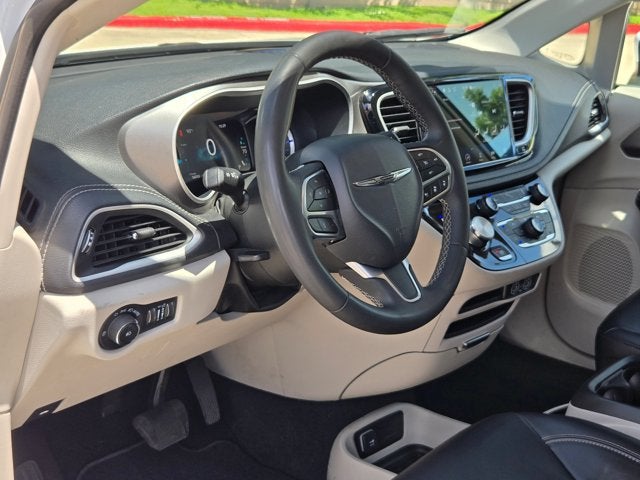 2023 Chrysler Pacifica Hybrid Touring L