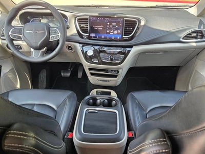 2023 Chrysler Pacifica Hybrid Touring L