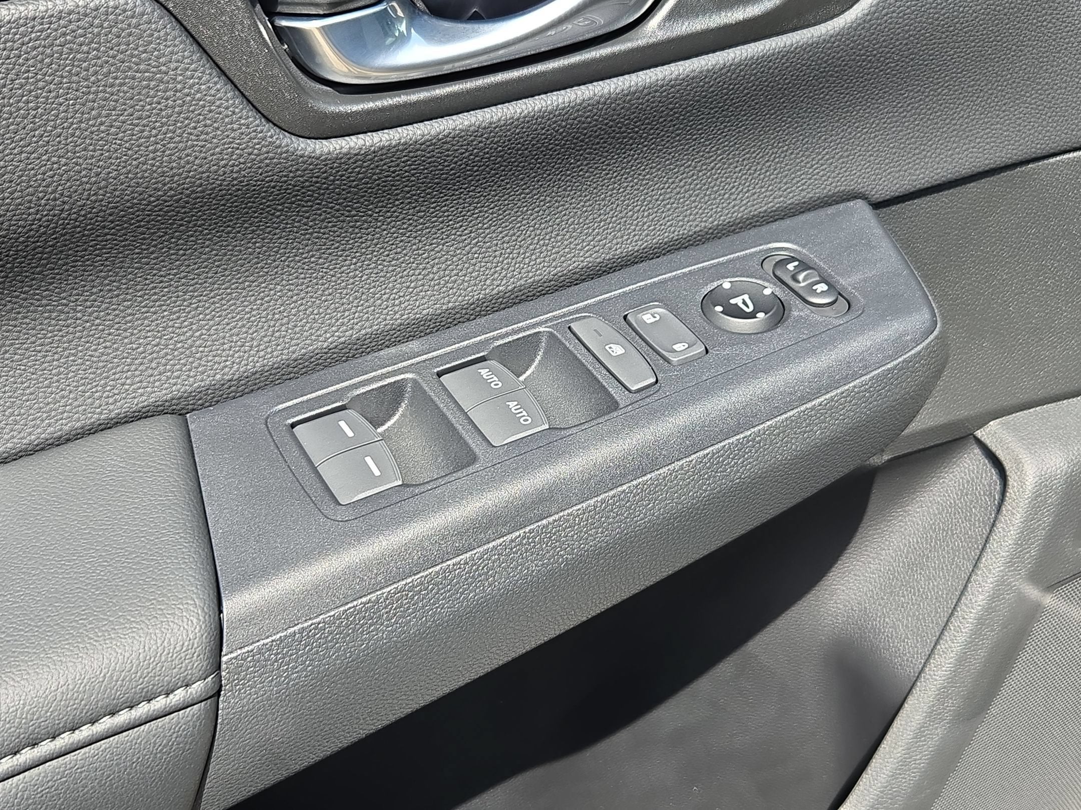 2026 Honda CR-V EX - Photo 11