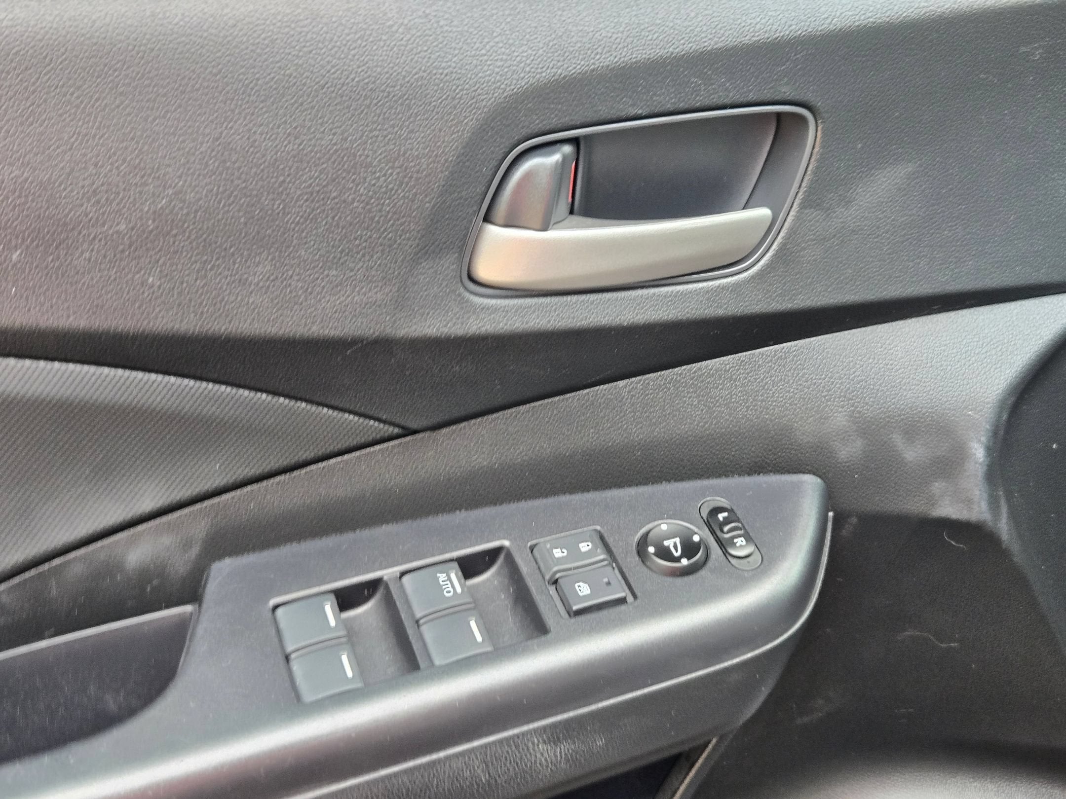 2016 Honda CR-V LX - Photo 11