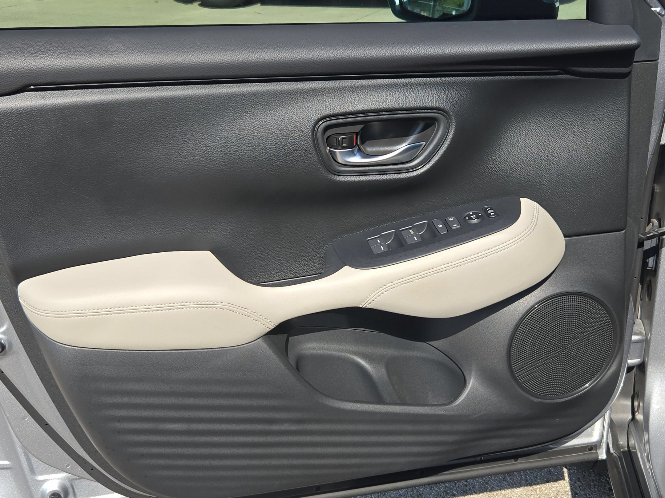 2025 Honda HR-V LX - Photo 10