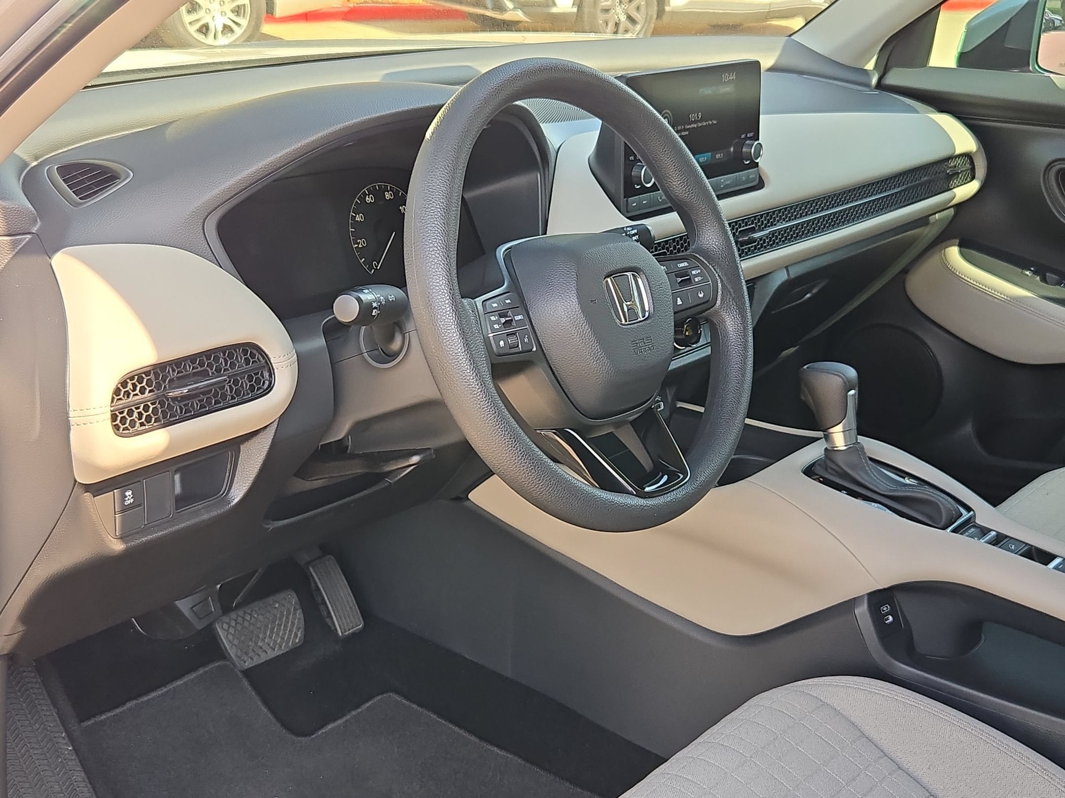 2025 Honda HR-V LX - Photo 12