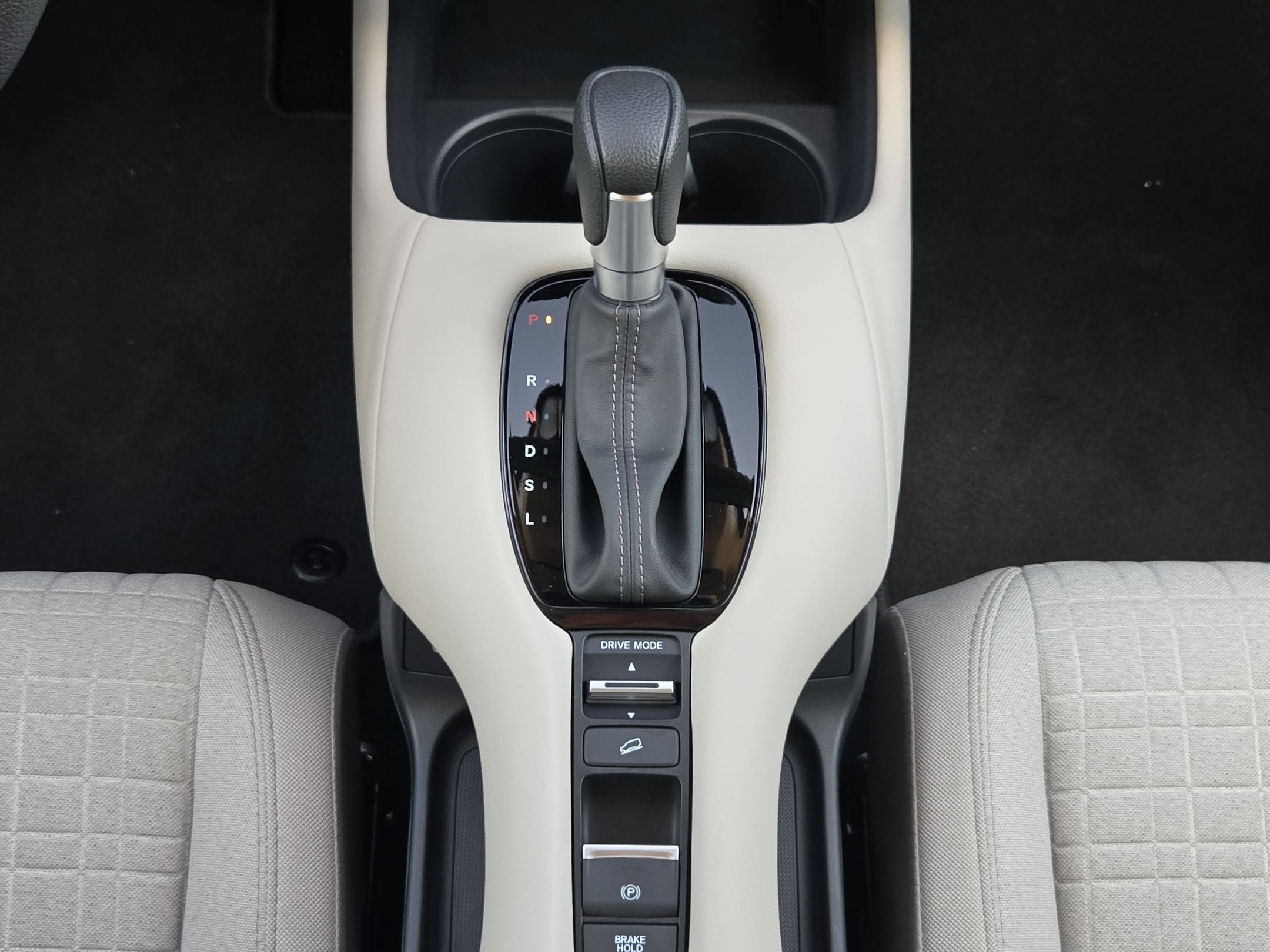 2025 Honda HR-V LX - Photo 19