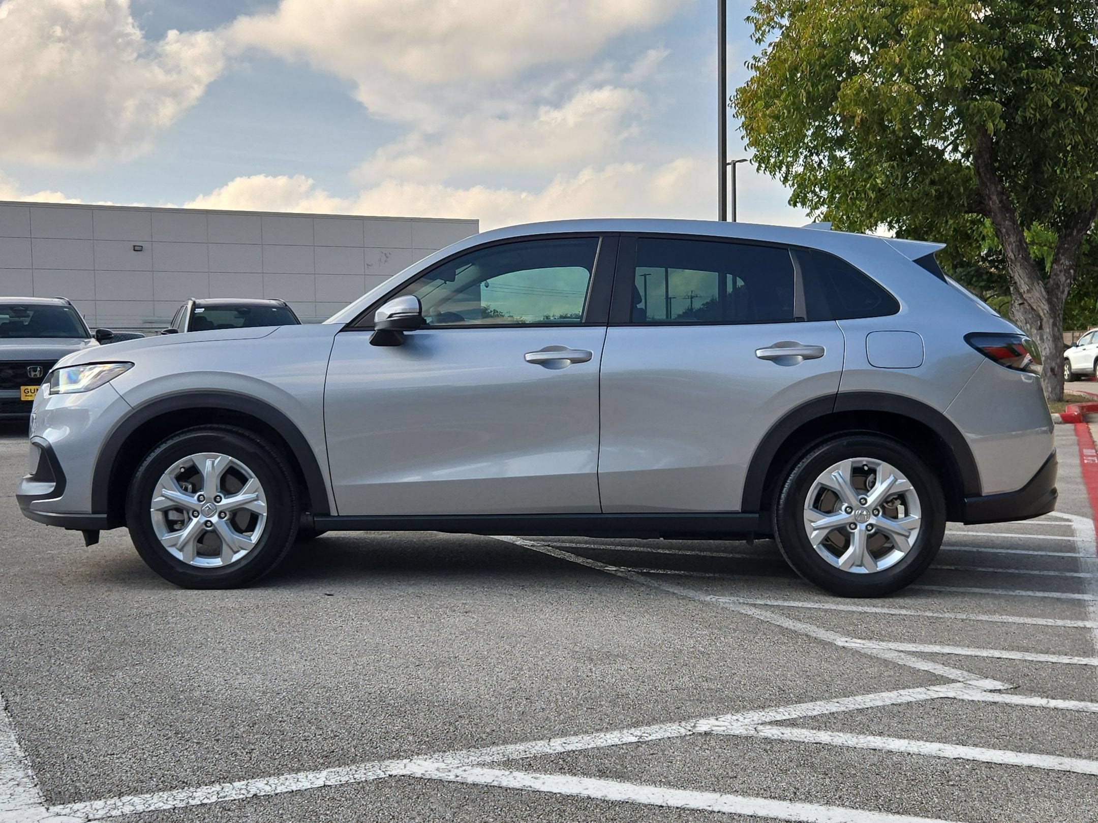2025 Honda HR-V LX - Photo 6