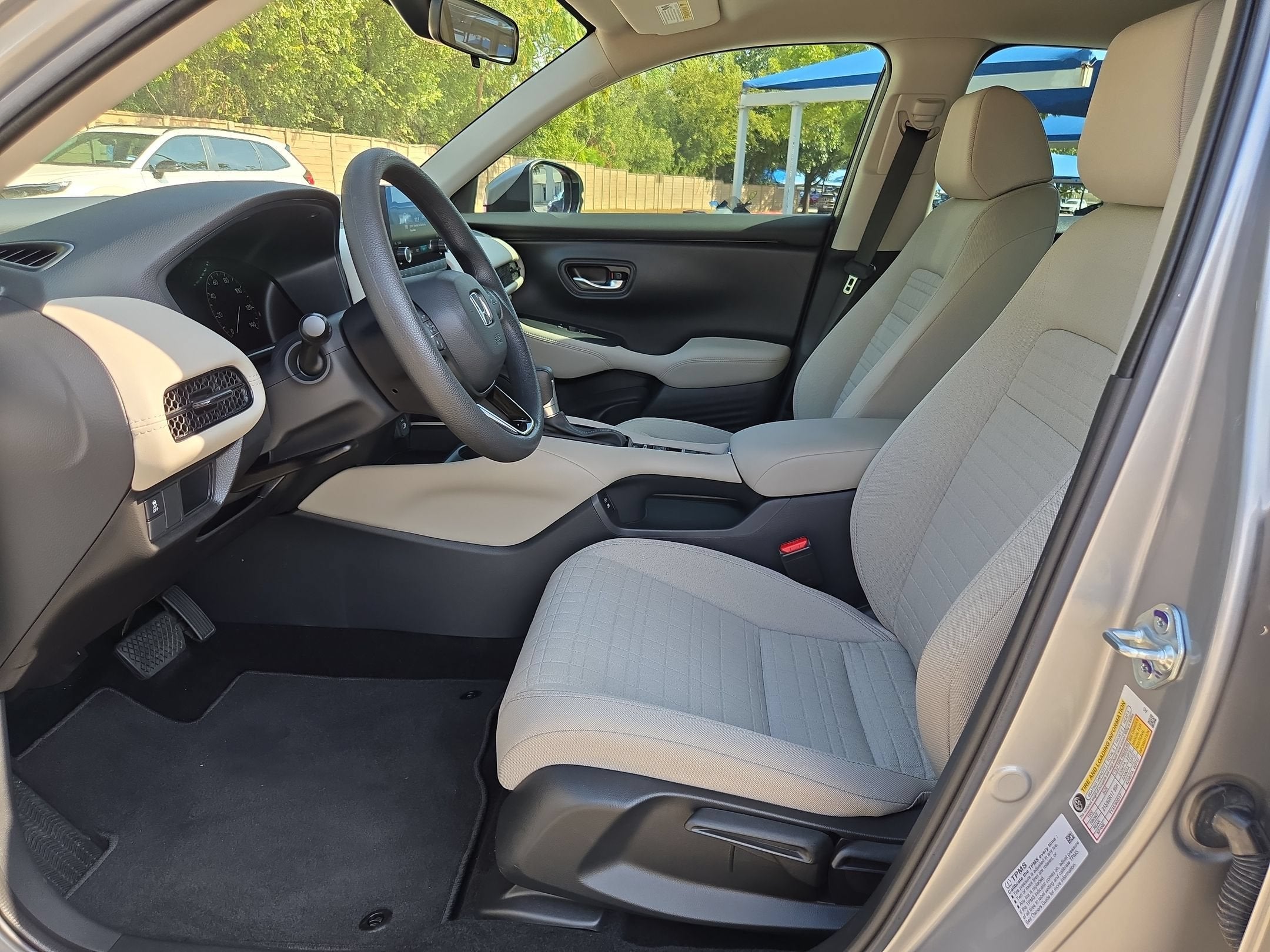 2025 Honda HR-V LX - Photo 9
