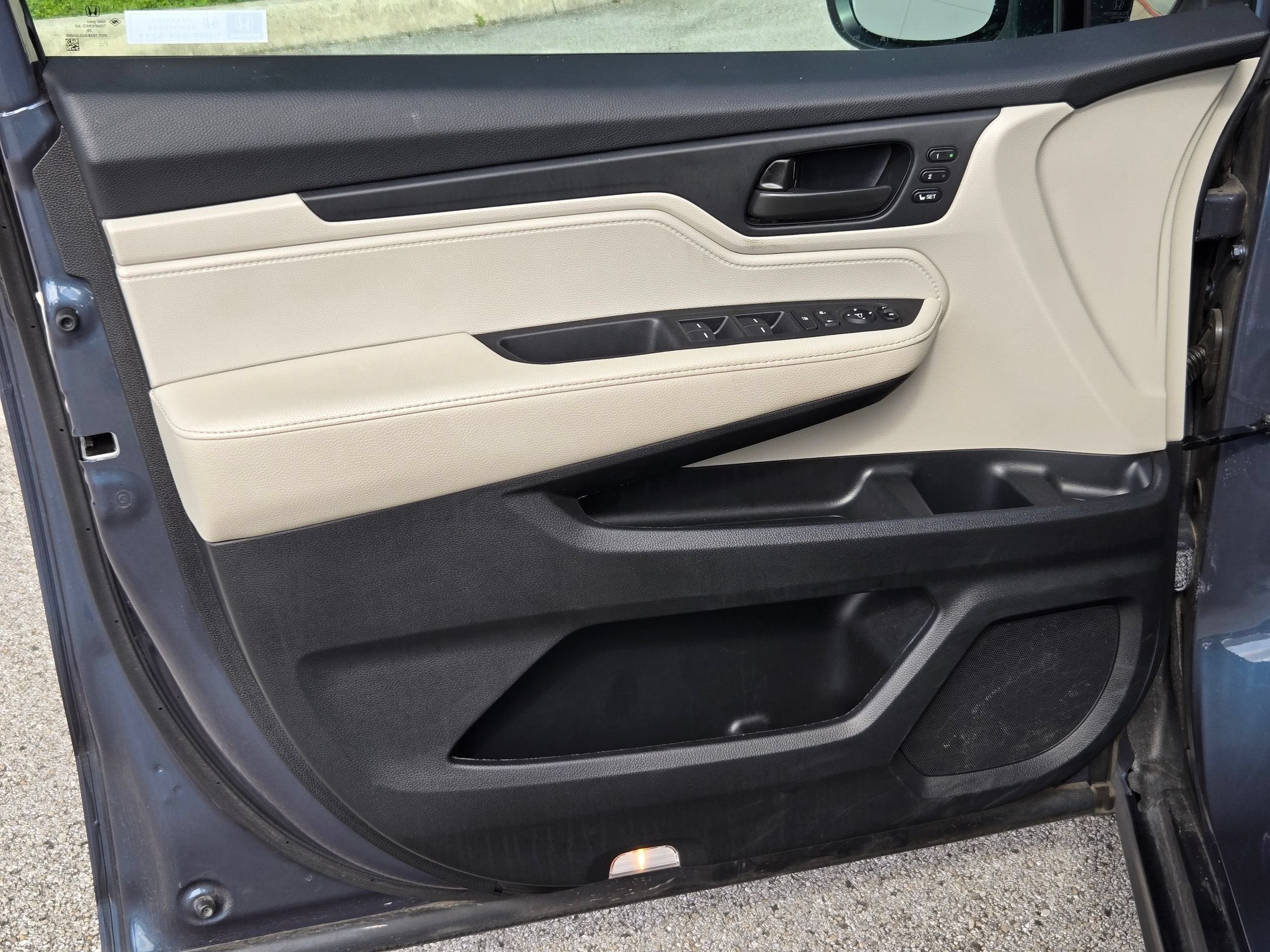 2025 Honda Odyssey EX-L - Photo 10
