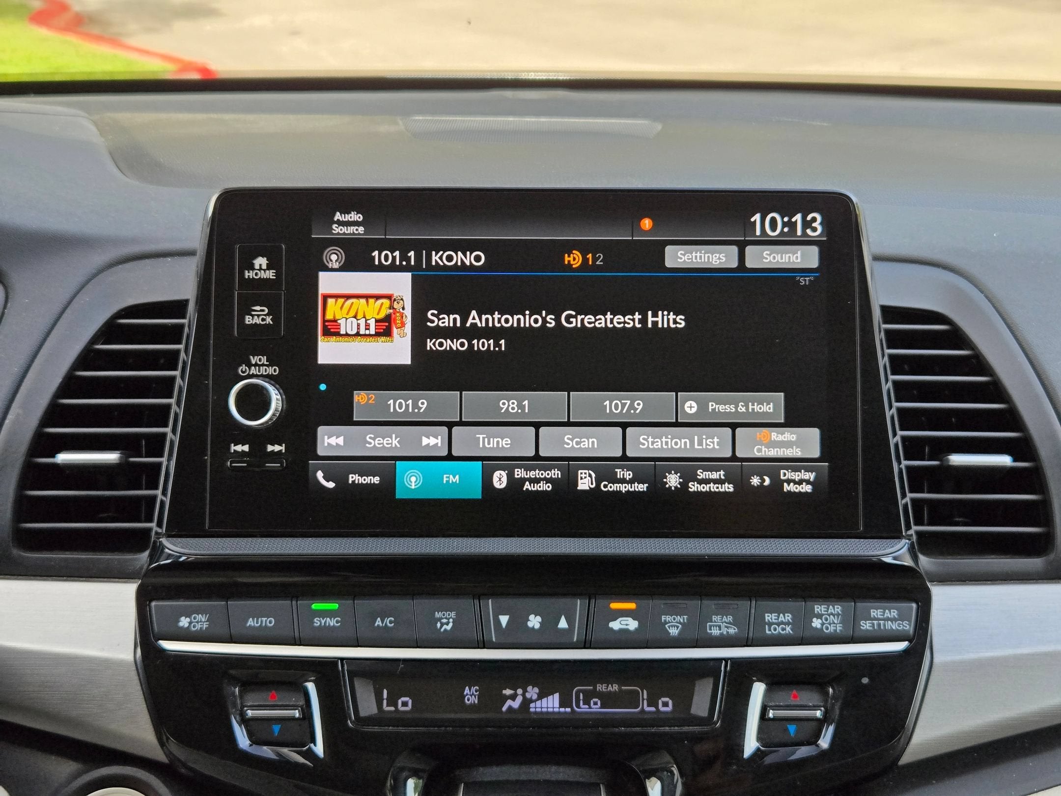 2025 Honda Odyssey EX-L - Photo 16