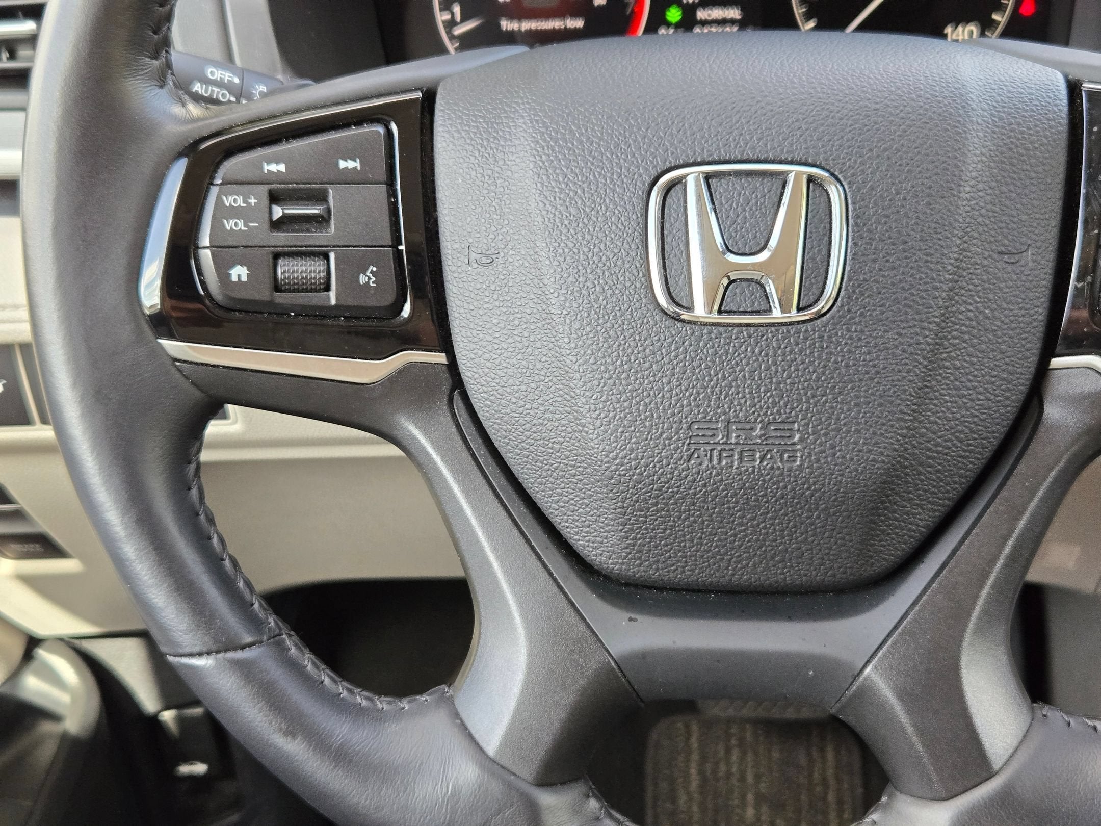 2025 Honda Odyssey EX-L - Photo 20