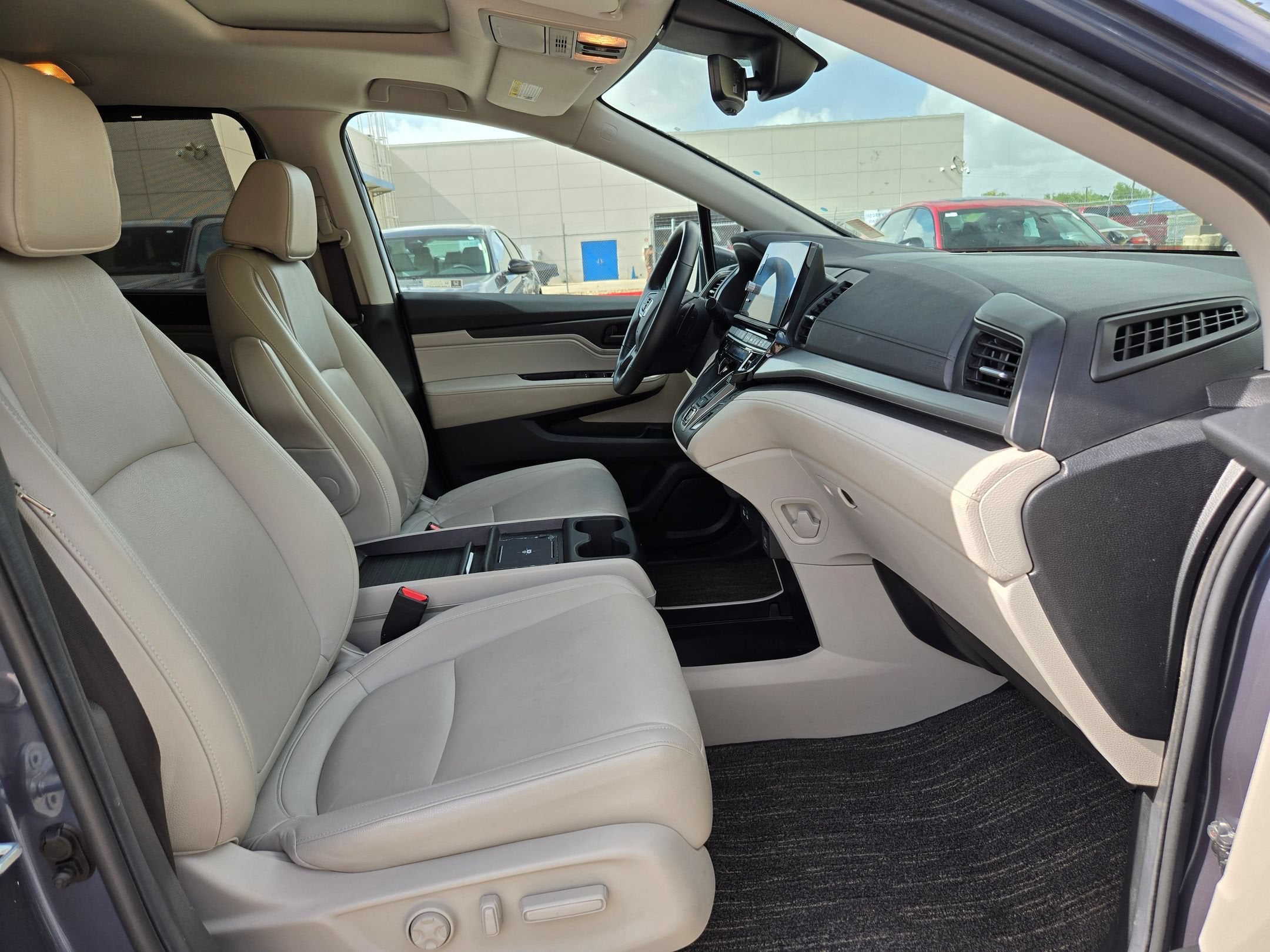 2025 Honda Odyssey EX-L - Photo 25