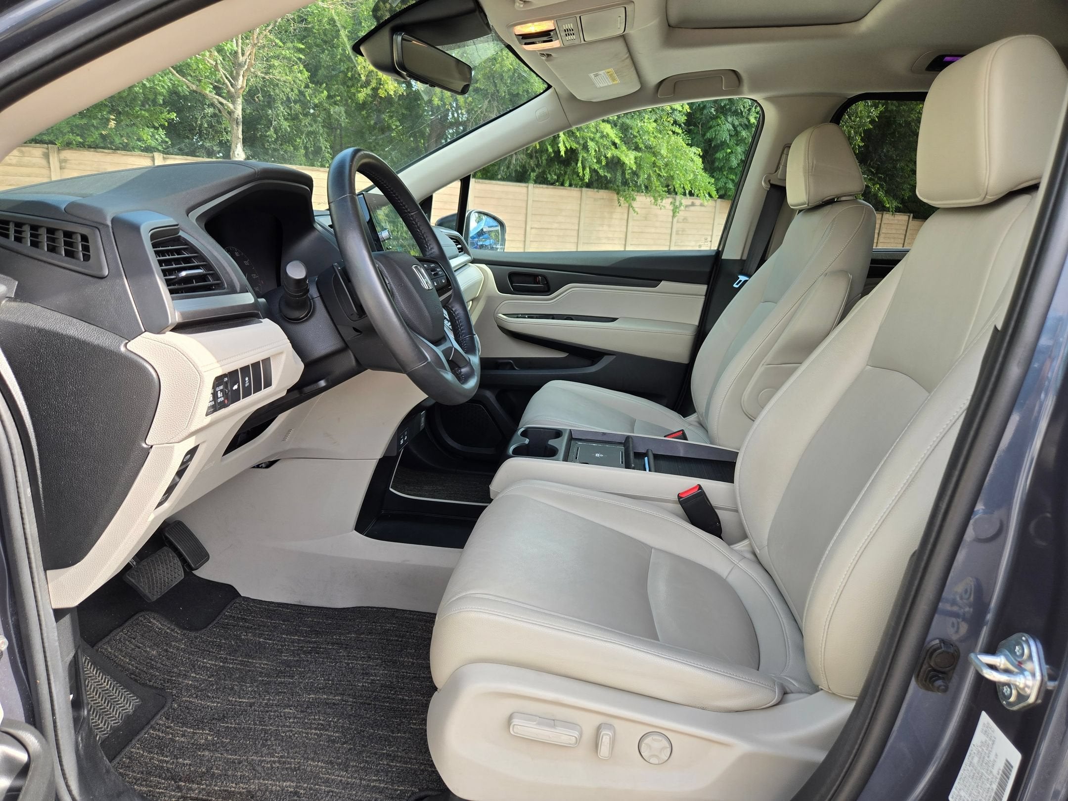 2025 Honda Odyssey EX-L - Photo 9