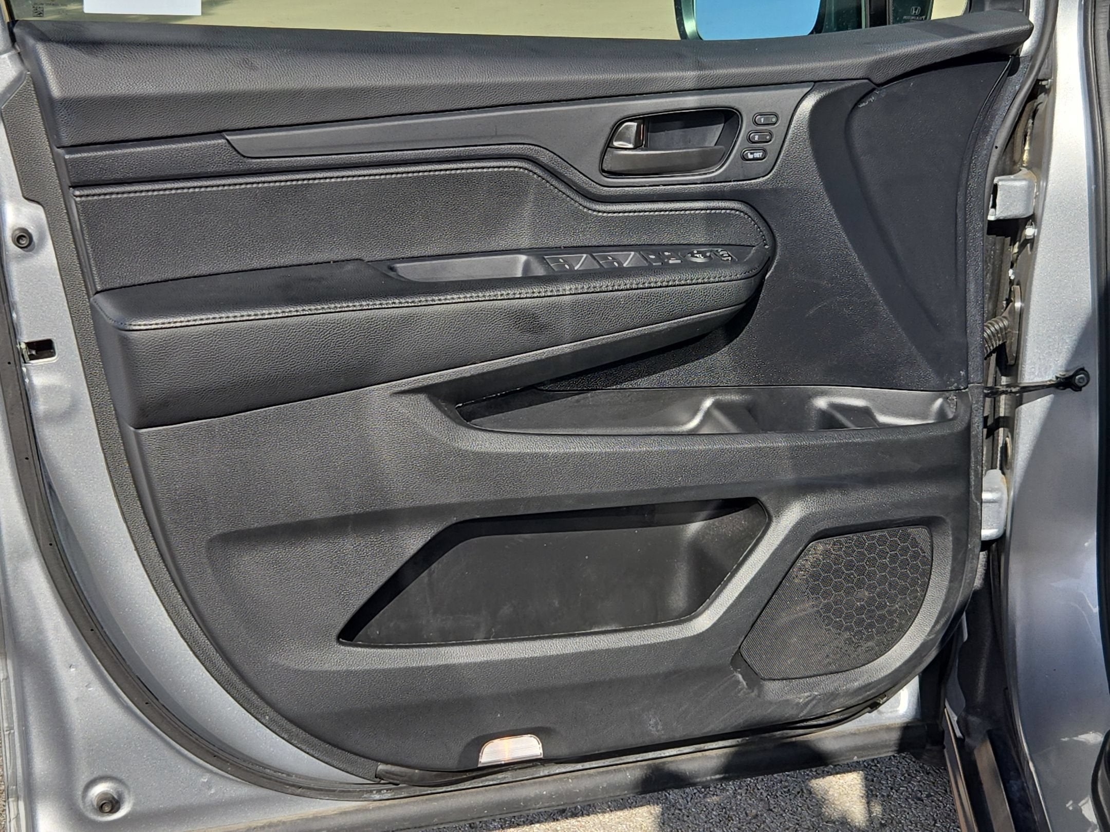 2025 Honda Odyssey EX-L - Photo 10