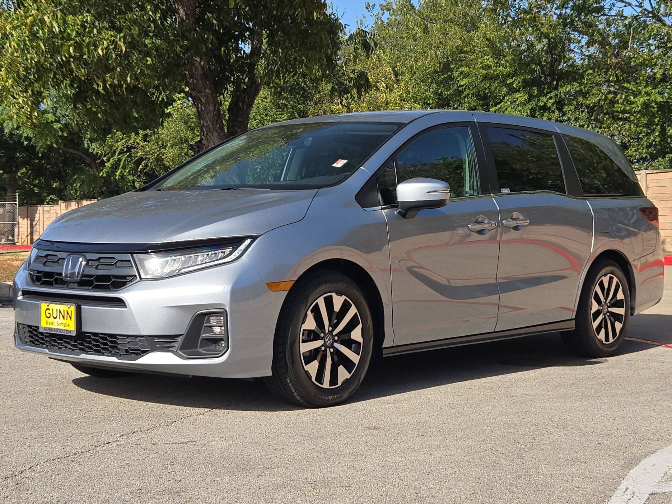 2025 Honda Odyssey EX-L - Photo 7