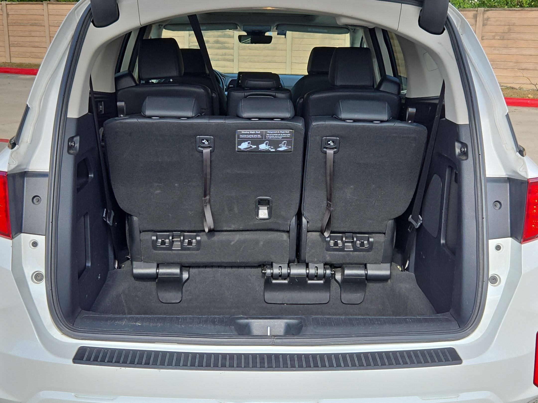 2025 Honda Odyssey EX-L - Photo 24