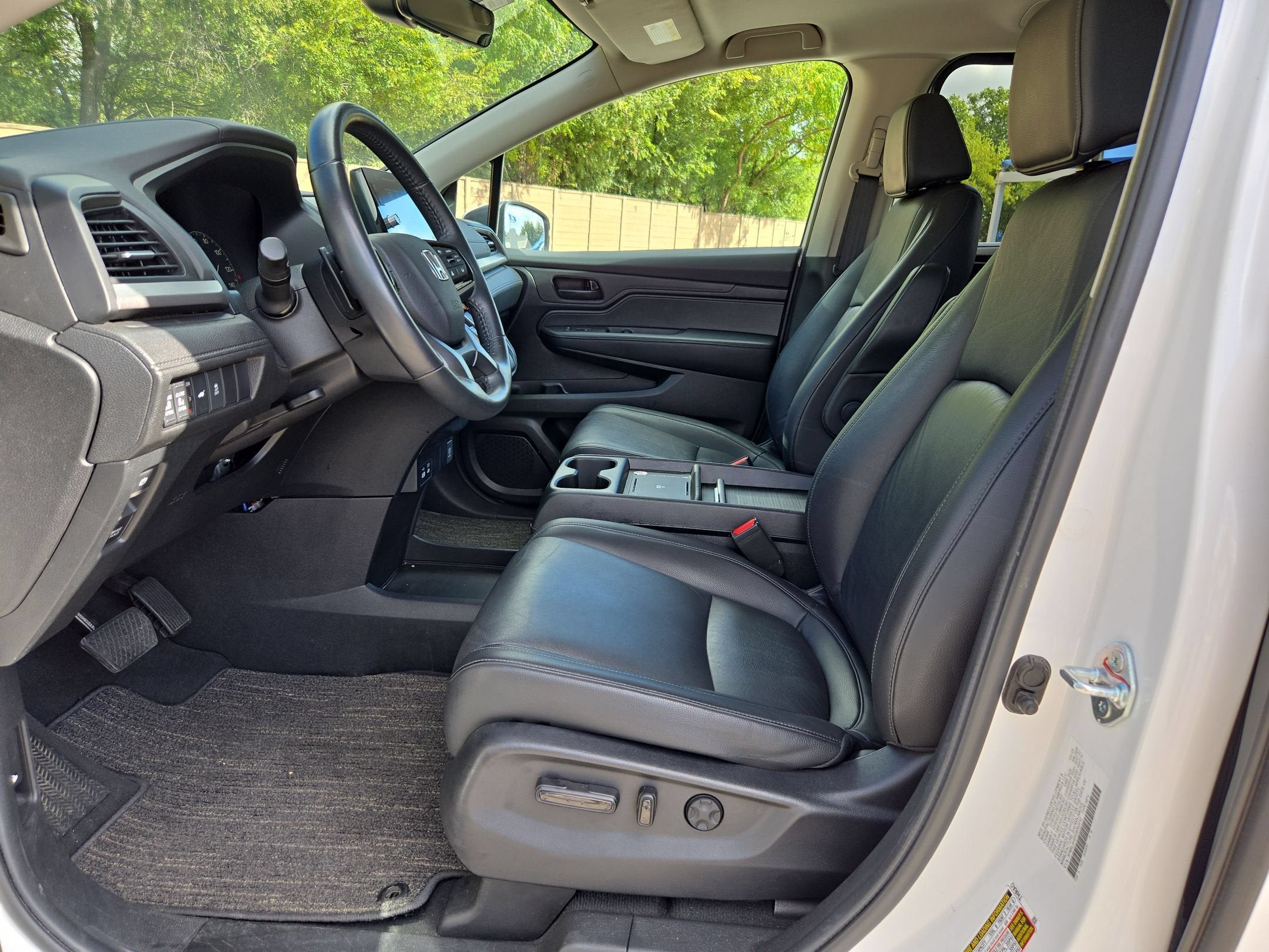 2025 Honda Odyssey EX-L - Photo 9