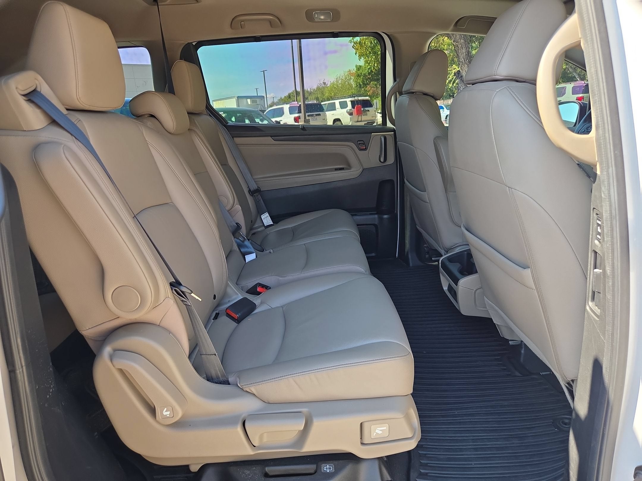 2024 Honda Odyssey EX-L - Photo 25