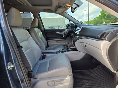 2016 Honda Pilot 2WD EX-L with Rear Entertainment System