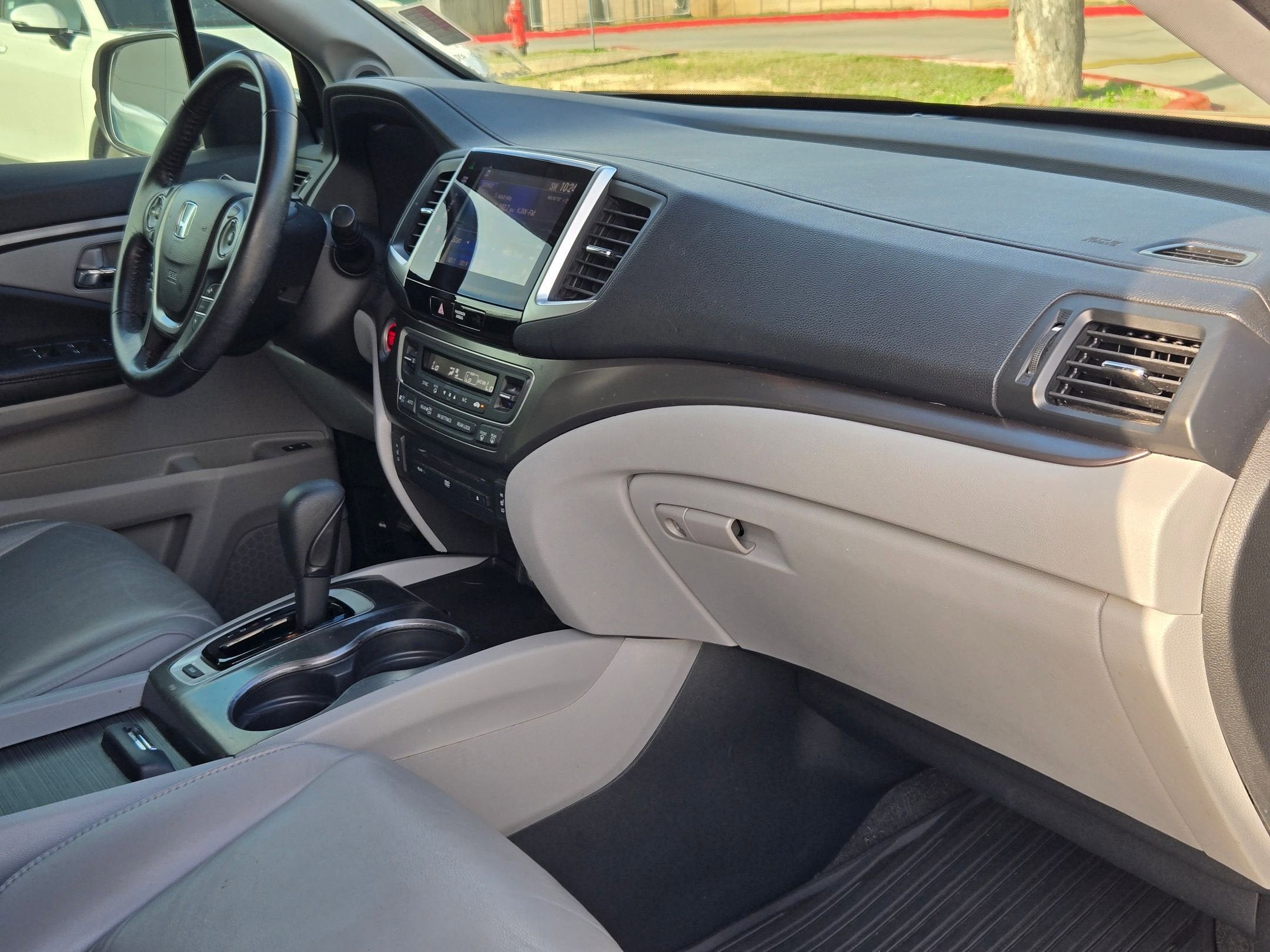 2016 Honda Pilot 2WD EX-L with Rear Entertainment System