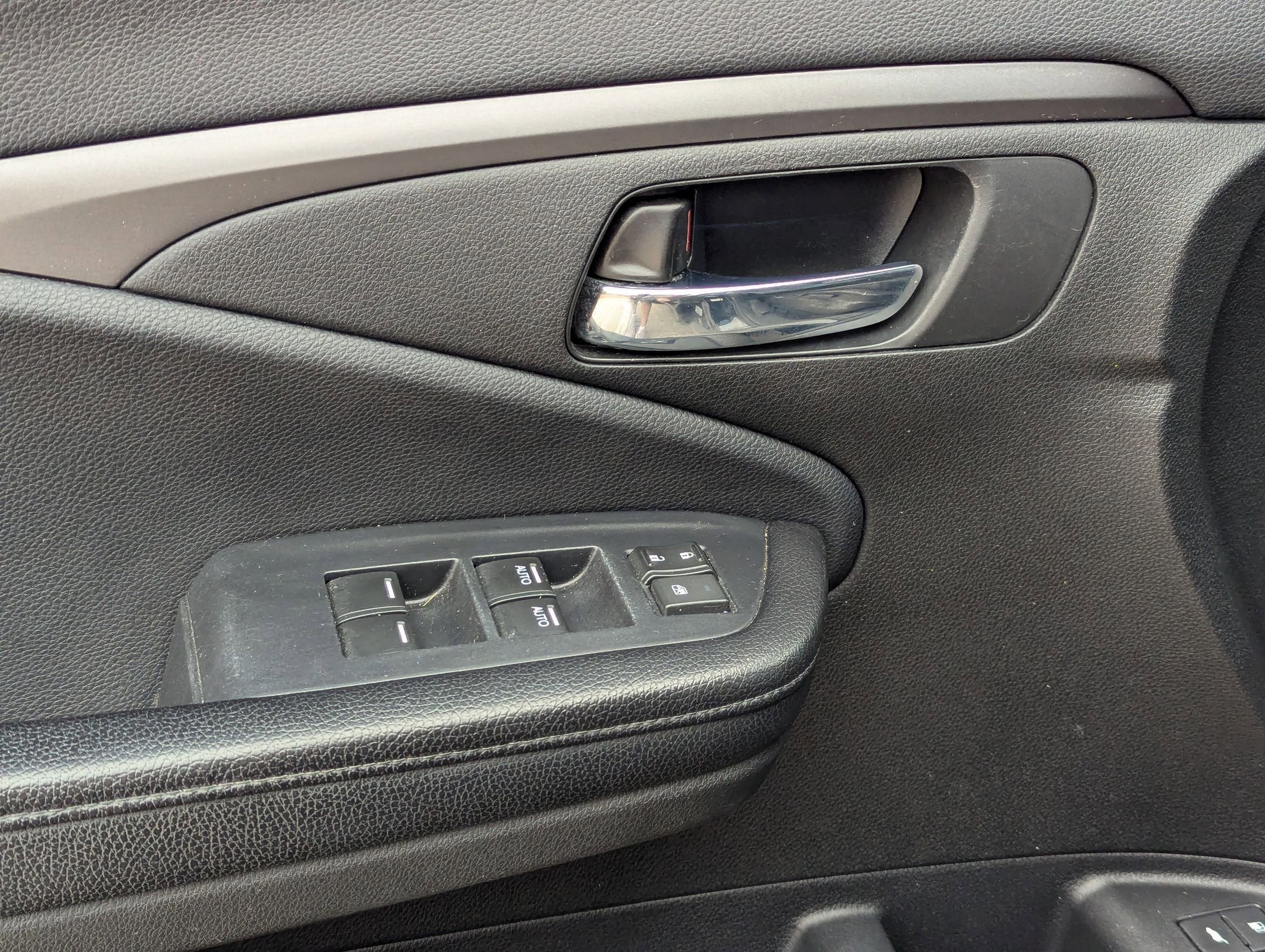 2017 Honda Pilot 2WD EX-L with Rear Entertainment System