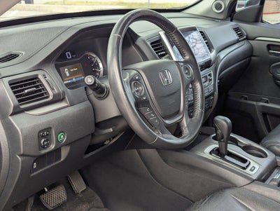 2017 Honda Pilot 2WD EX-L with Rear Entertainment System