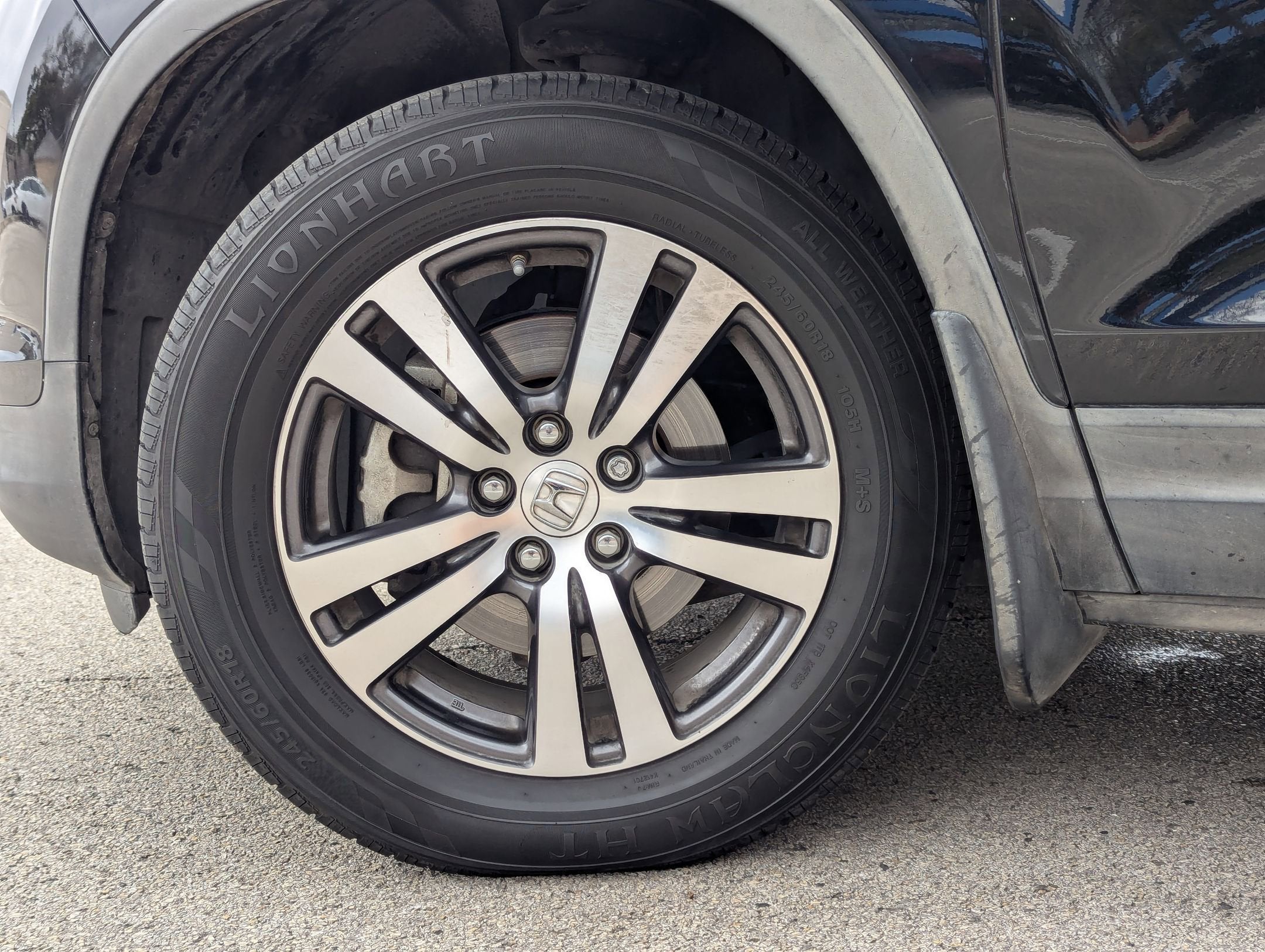 2017 Honda Pilot 2WD EX-L with Rear Entertainment System