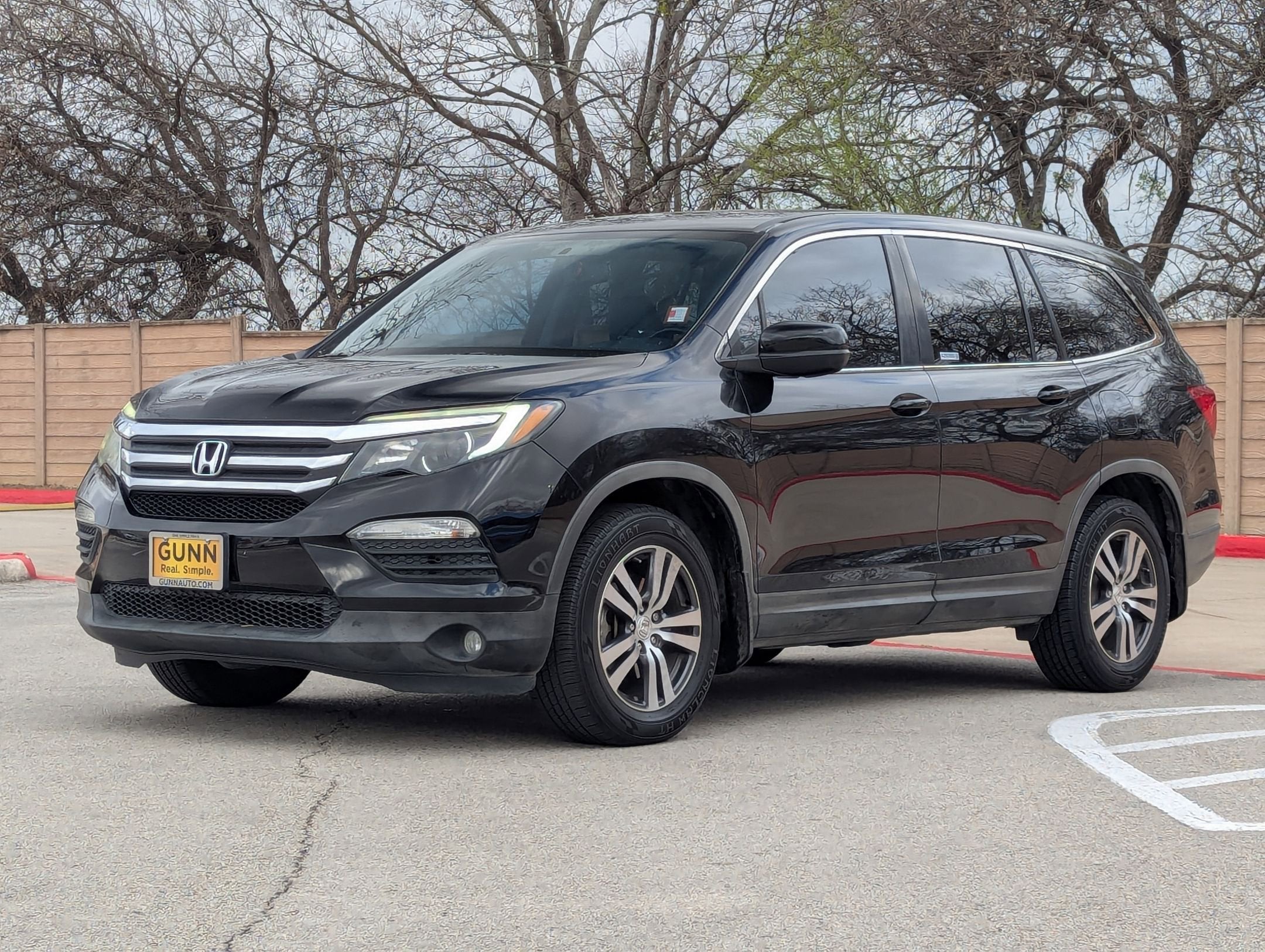 2017 Honda Pilot 2WD EX-L with Rear Entertainment System