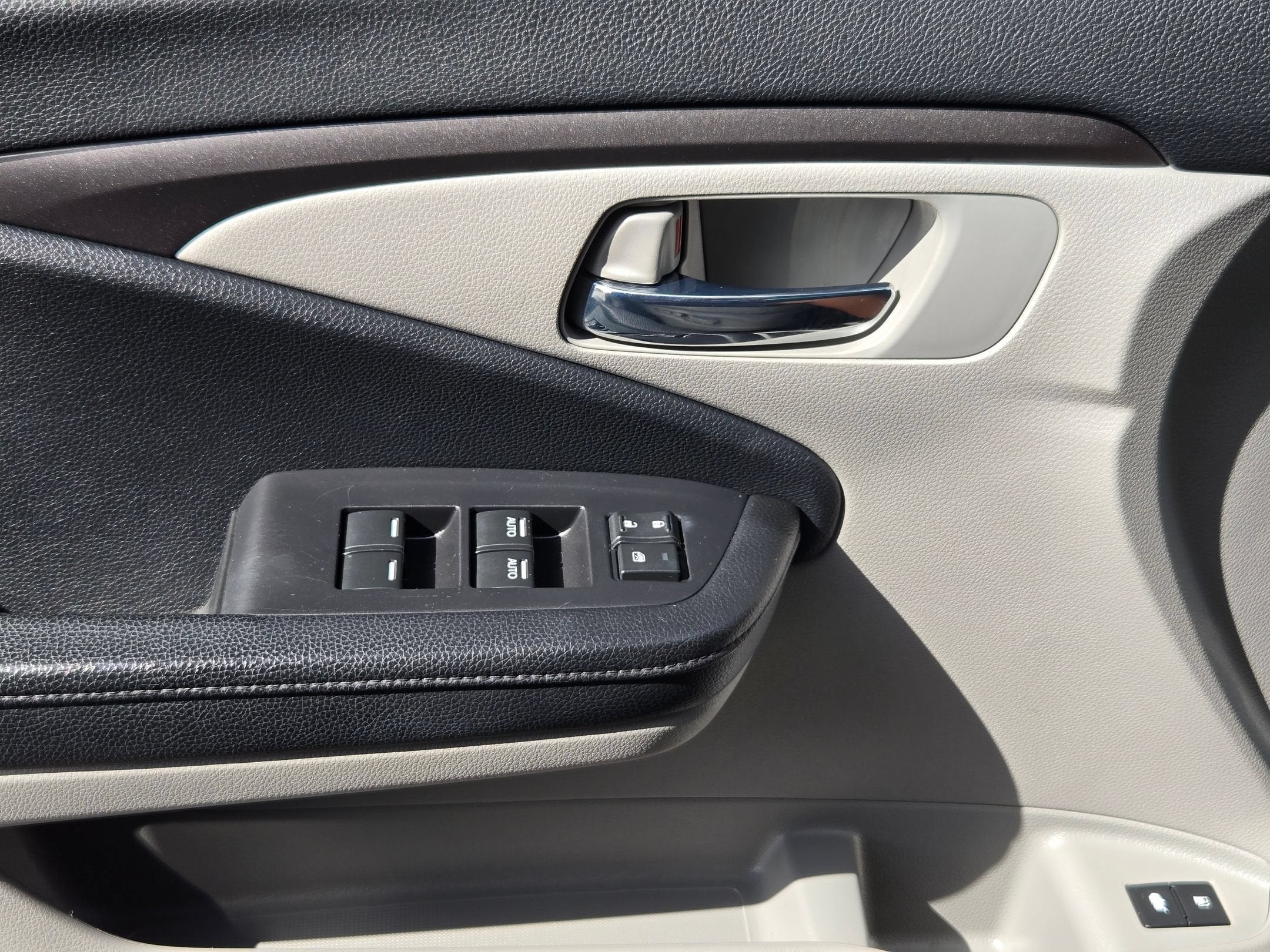 2018 Honda Pilot EX-L - Photo 11