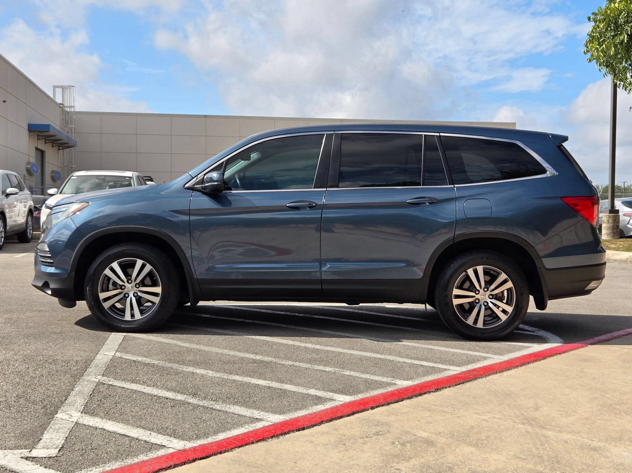 2018 Honda Pilot EX-L - Photo 6