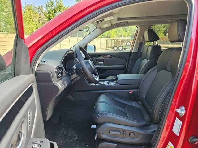 2025 Honda Pilot 2WD Touring w/HPD Wheels