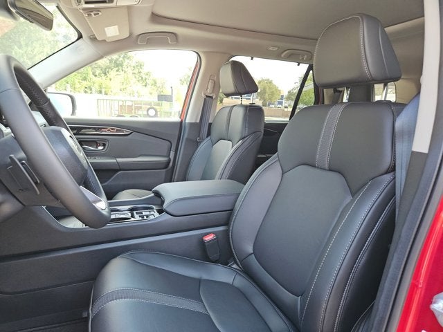 2025 Honda Pilot 2WD Touring w/HPD Wheels